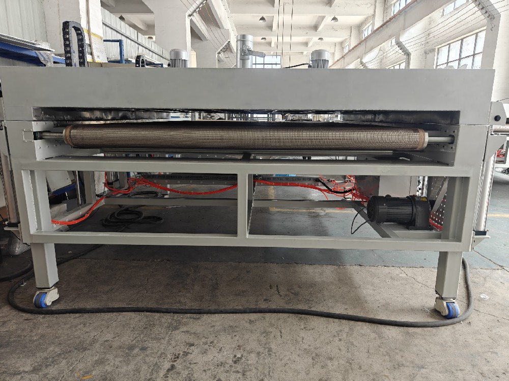 玻璃色多多污在线观看隧道炉